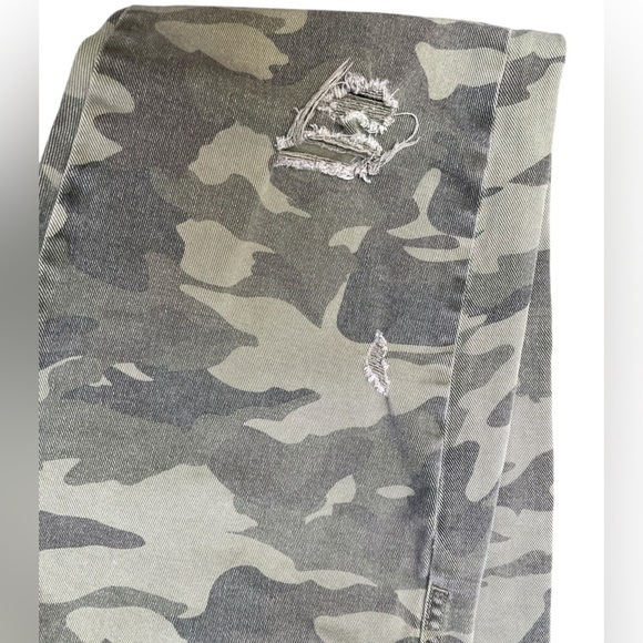 Zara Z1975 Denim Camo Distressed Cropped Leg Jeans in Size 8 - Picture 6 of 10